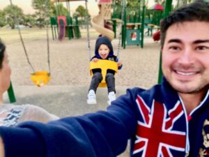 Thomas Beatie Instagram - 2021 s’annonce déjà radieuse… continue! 👍🏻🌍 2021 is already looking bright... continue on.