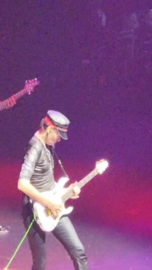 Tiara Jacquelina Instagram - Steve Vai playing For The Love of God, right before my eyes. I want to cry 😭