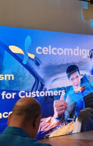 Tiara Jacquelina Instagram - I'm at the really exciting @celcomdigi brand launch tonight!