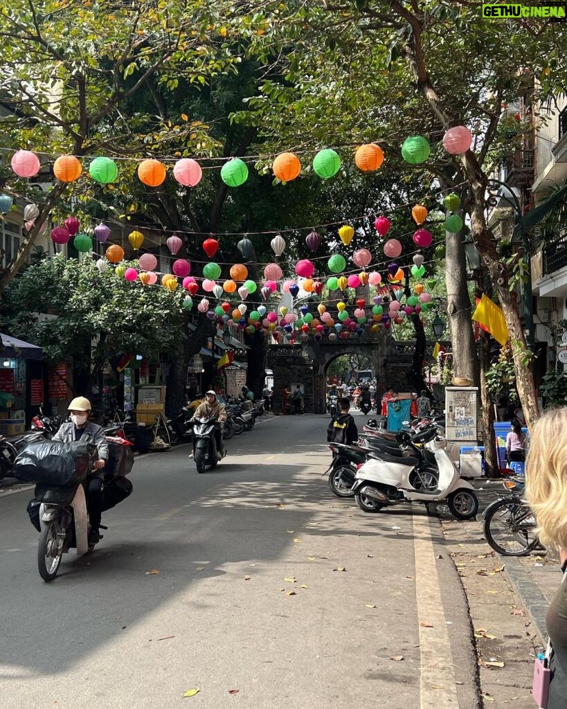 Tiffany Derry Instagram - What a delicious day it’s been in Hanoi eating my way through!! Such a fun time getting to know everyone. We are exploring Vietnam and finding all the most delicious foods. #shef #cheftiffanyderry #moad @modernadventurists #vietnam #hanoi #modernadventure Vietnam - Hanoi city