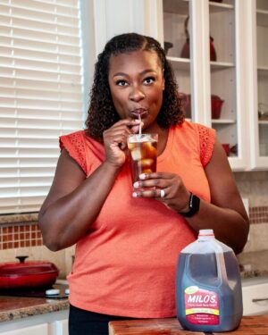 Tiffany Derry Instagram - Close out summer with a refreshing glass of @drinkmilos sweet tea! As someone who was born and raised in the south, I am so excited to partner with Milo’s and share with Dallas sweet tea that is made with high-quality, simple ingredients, and tastes homemade! I even whipped up two new recipes featuring Milo’s to try out. Stay tuned! #ad #obsessedwithdelicious #firstsipface