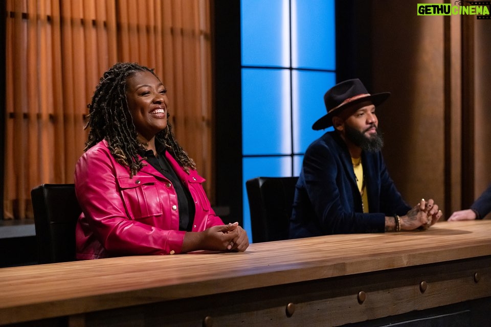 Tiffany Derry Instagram - Look who’s back on Chopped Fam!! Tuesday, August 22nd at 8/7c pm “Burger: Impossible” Bring on the burger battle! Four chefs who are obsessed with burger mastery compete to see who will reign supreme. The grinders are going strong from the start as the chefs race to make magnificent appetizer burgers using premium beef before setting their sights on epic lamb burgers for the main. As if making sweet burgers for dessert wasn't challenging enough, one chef ups the level of difficulty by breaking a critical piece of kitchen equipment. @thetedallen @chefjustinsutherland @geoffreyzakarian A great time was had by all😎 @foodnetwork #Chopped #shef #cheftiffanyderry #rootssoutherntable #rootschickenshak
