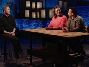 Tiffany Derry Instagram - It’s Beat Bobby Flay Time and I came to win with @jettila I love you Bobby but today you going down!! I don’t know if y’all know this but I have mad love for Tila we go way back!! He’s one of the best in this industry!! Anything you need he is there and a force to be reckoned with at the same time🥰.

Premiering Thursday, June 22nd at 9/8pm “MMMMBibimbap”
It's all hands on deck as Tiffany Derry and Jet Tila join forces with chefs Chrissy Camba and Johnny Clark to wipe Bobby Flay off the "bibimbap."

#BeatBobbyFlay @foodnetwork #shef #cheftiffanyderry #rootssoutherntable #rootschickenshak