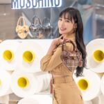 Tiffany Young Instagram – @moschino ’23 prefall pop up Seoul 🤎