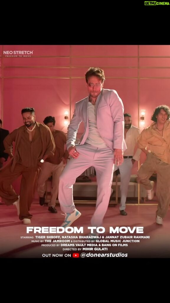 Tiger Shroff Instagram - Are you ready to move to the tunes of #Freedom. The Neo Stretch #FreedomToMove music video is out now on #DonearStudio’s YT Channel. Watch, share, and let’s ignite a trend of #Freedom together with @neostretchindia world’s best four-way stretch fabric. @bang_on_films @dreamvaultmedia @zui_vaidhya #DonearStudios #FreedomToMove #NeoStretchIndia #4wayStretch #Fabric #MusicVideo #ad