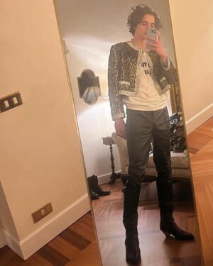 Timothée Chalamet Instagram - 🇮🇹✌️