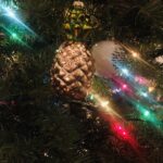 Timothy Omundson Instagram - May your holidays be filled with #DeliciousFlavor and your favorite @psychpeacock episodes 🍍🎄💚💛