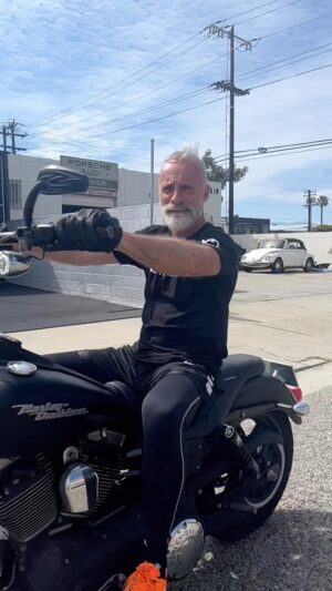 Timothy V. Murphy Instagram - When I find time to work out I go to @ampassoc here, @vlad.gold @v.g.fitness in Miami @waynemccullough in Vegas and assorted hotel gyms where I’m shooting☘️☘️☘️🎬🎬🎬👊🏼👊🏼👊🏼 @harleydavidson @bartelsharleydavidson @tbrvtwin @markwheelihan @nike @underarmour