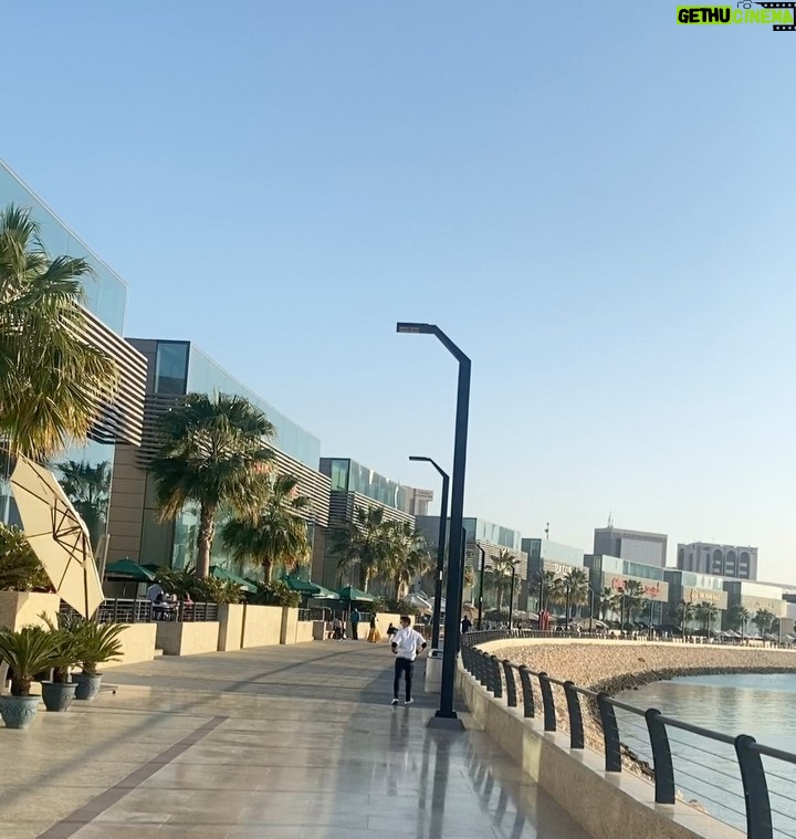 Timur Khizriev Instagram - На прогулке 🇧🇭 The Avenues Bahrain