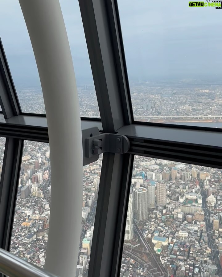 Tina Guo Instagram - Tokyo Sky Tree x Genshin Impact 🤗 ⛅️ 🍣 The world’s highest skywalk- the Tembo Galleria consists of a sloping spiral ramp that gains height as it circles the tower. @tokyoskytree_official @genshinimpact #genshinimpact #genshin #genshinimpactfanart #tokyo Skytree Tower, Sumida, Tokyo