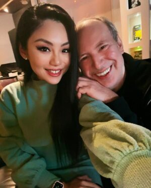 Tina Guo Instagram - @hanszimmer and I are working on a secret project… so secret that we don’t even know what it is 😂  Writing ✍️🎵 Day 3 ❤️