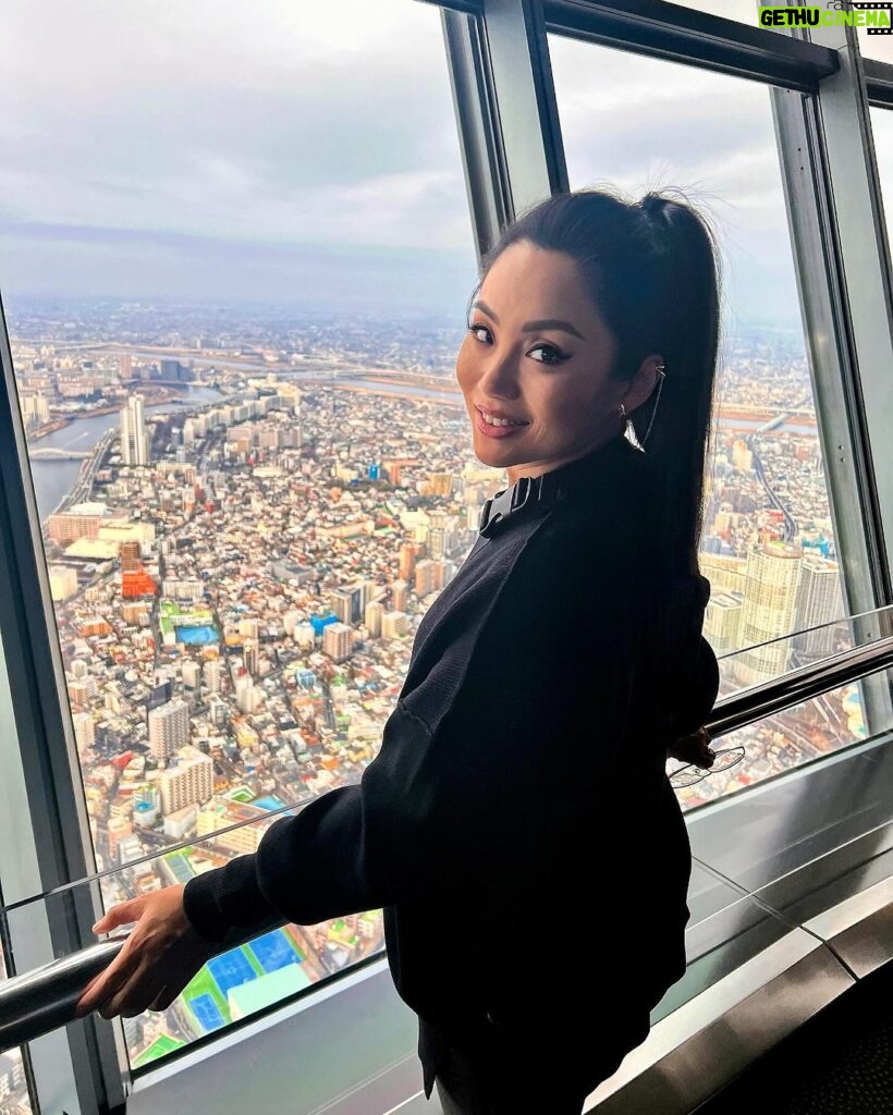 Tina Guo Instagram - Tokyo Sky Tree x Genshin Impact 🤗 ⛅️ 🍣 The world’s highest skywalk- the Tembo Galleria consists of a sloping spiral ramp that gains height as it circles the tower. @tokyoskytree_official @genshinimpact #genshinimpact #genshin #genshinimpactfanart #tokyo Skytree Tower, Sumida, Tokyo