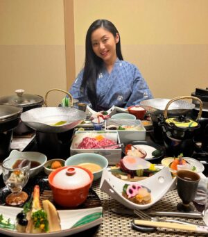 Tina Guo Instagram - Incredible Onsen stay at the foot of Mt. Fuji with a traditional dinner served in our room and some hot spring time 🗻❤️