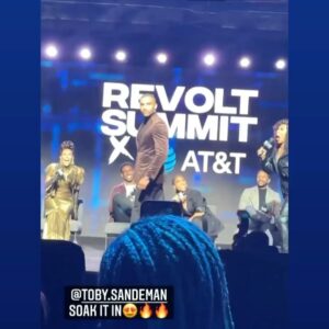 Toby Sandeman Instagram - The ENERGY when I hit the main stage of the REVOLT Summit x AT&amp was Incredible. 
When y’all show me that much loveeee, you know Ima act up!!! Hahaha 

Styled by: @mr_baldwinstyle & @courtney.arringtonbaldwin 

Jacket by: @musika 

Grooming: @shenellemayssmith 

Thank you @vpbossladyy for the footage. 🎥
