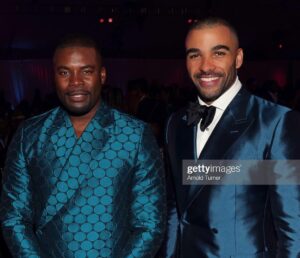 Toby Sandeman Instagram - What a night @naacpimageawards!!! 
Such an inspiring room to be a part of. ✨✨ 

Thanks @arnoldshoots for snapping this great 📸 of myself and @aminjoseph 

STYLISTS @courtney.arringtonbaldwin @mr_baldwinstyle

ASST STYLIST 
@msleanderson

Grooming @tracyraffelsonmakeup 

TAILORING @gulsenkan_fashion 

TUXEDO @musika
BOW TIE @scbocaraton
SHOES @alexandermcqueen