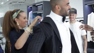 Toby Sandeman Instagram - When being styled for event, for me, it’s important for it to be a constant conversation with the Team. 

Here #bts We’re in that process… Working with Mr.Baldwin Style & designer Musika who never overlook any detail in pursuit of finding that ✨

📸 by @mrgivens_84