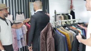 Toby Sandeman Instagram - When being styled for event, for me, it’s important for it to be a constant conversation with the Team. 

Here #bts We’re in that process… Working with Mr.Baldwin Style & designer Musika who never overlook any detail in pursuit of finding that ✨

📸 by @mrgivens_84