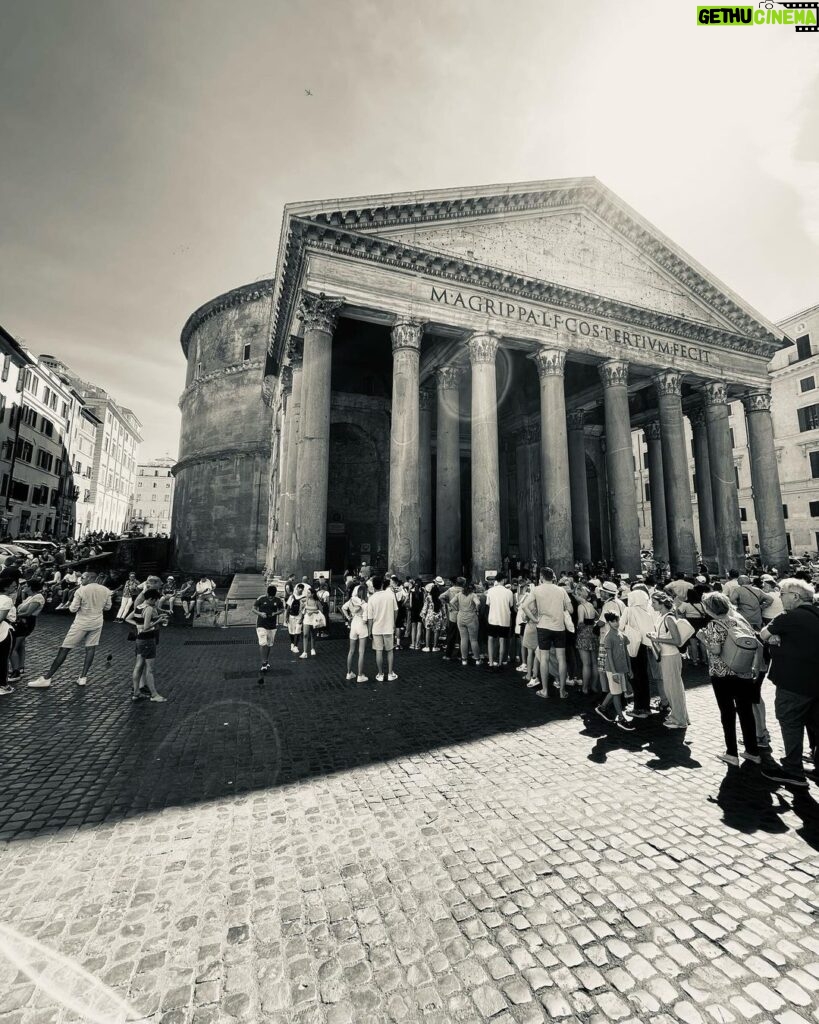 Toby Sandeman Instagram - ✨ROME✨ - The Tour continues Colosseum - 5AM Pantheon The Vatican Sistine chapel Colosseum - 12AM Rome, Italy
