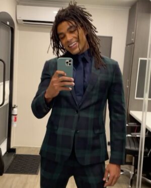 Toby Sandeman Instagram - Oi!!! Let Me Tell You… 
When they put these dreads on me. NO ONE COULD TELL ME NOTHIN’ 🤣🤣🤣 
*Yard Man Entered The Chat 🇯🇲🇯🇲🇯🇲

Big shout out to Pamela Hall and the Hair Department for this one!!! ✨✨✨

Last Slide For What @hoseachanchez be having to deal with for the whole season.