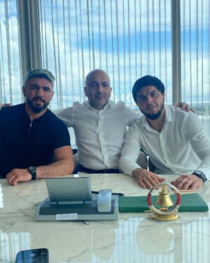 Tofiq Musayev Instagram - Bu gün İstanbulda 44 günlük Vətən Savaşımızın adına daha bir tarixi gün yaşadıq. Palmali Şirkətinin sahibi, sevimli həmyerlimiz Mubariz Mansimov Şəhid Xudayar Yusifzadə və şəhid Əli Nəcəfovun adını verdiyi tankerlərin açılış tədbiri oldu.
Bu tədbirə dəvət etdiyi üçün @mubarizmensimov bəyə təşəkkür edirəm! 🇦🇿🇹🇷