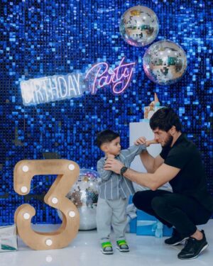 Tofiq Musayev Instagram - Sen Allahin  mene bexs eydiyi en gozel mocuzesen.  Eziz oglum, ad gunun mubarek ❤️™️