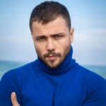 Tolga Sarıtaş Instagram - Emeği geçen herkesin ellerine sağlık.. @bemanmagazine Fotoğraf : @tameryilmaz1 Styling : @hknylcn Röportaj : kezbanbelettt Saç/Makyaj : @zeynepdombaycioglu Dijital İçerik Direktörü : @tugceorcunus Dijital İçerik Editörü : @naymanbatimor Backstage Video : @serkanaydinlik #beman #bemanmagazine
