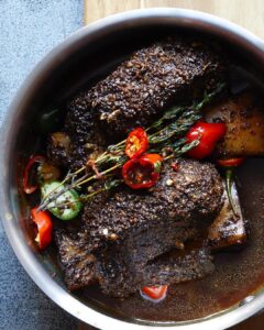 Tom Colicchio Instagram - 📣 Two of my favorite holiday meals are available for Christmas Eve pickup. @craft_newyork we’re bringing back my Ultimate Holiday Roast menu complete all the festive fixings like Glazed Carrots, Hen of the Woods Mushrooms & Potato Gratin.🍴 @smallbatchrestaurant my Braised Short Ribs become the star of your Christmas feast surrounded by a few signature sides including my Arugula Salad and another delicious version of Potato Gratin🌟 Link in my bio to pre-order today. #craftnyc #smallbatch #christmaseve #christmasevedinner #holidays #holidaysathome #nyc #longisland #pickup #preorder #primerib #shortribs #craftofcooking #ordernow #makepeoplehappy Happy Holidays