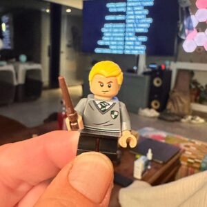Tom Felton Instagram - This never gets un-cool to me 🐍