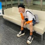 Toman Instagram - . セラミック治療が終了しました〜！！ 時間がかかってしまっていた治療も 渋谷宇田川デンタルクリニックさんに お世話になるようになってから 一ヶ月というスピード感で終了 治療途中でのクリニックの変更だったのですが 親身になって話を聞いてくださり、ご対応頂き 感謝の思いでいっぱいです😭🙏🏻。 岡崎先生もスタッフの皆様、お店の雰囲気も 澄んでいて、気持ちの良いクリニック🌁 (渋谷PARCOの真後ろがクリニックなので 施術前後に渋パルでお買い物できるのも個人的に幸ですㅋㅋㅎㅎ) これからもメンテナンスでお世話になります！ 歯のお悩みがある方はぜひ 渋谷宇田川デンタルクリニックさんへ🏃🏻🏃🏻🏃🏻 🦷 : @shibuuda_dental #歯が綺麗になってくれて自信アップ #写真は伊東歌詞太郎さんとのラジオの日 メンズリゼさんで脱毛もして頂いたので 29歳直前のとまちょ仕上がってます＾＾ 🧖🏻‍♂️ : @mensrizeclinic 🧖🏻 : @rizeclinic