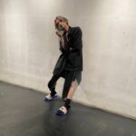 Toman Instagram - . 🎤🔹🐝 先月末のLIVE後の姿。 前から見ると長ズボンなのに 後ろからみるとハーフな 「布足りなかった？」パンツ👖 BTRは 9/28 に3チーム3形態で シングルリリースしますよ〜 各チーム、色がまったく違くて ボイスドラマトラックも素晴らしいので 来月までお楽しみにお待ちください＾＾ WWWX