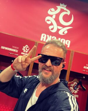 Tomasz Organek Instagram - Ale zaraz za*ebi*my na @tarczynskiarena przed @kingsofleon. Dziękujemy @prestigemjm za zapro i super ogar ❤️ Jak widać, jestem gotowy 😎