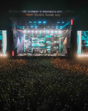 Tomasz Organek Instagram - Wczoraj we Wrocławiu podczas @meskie_granie przypomniałem sobie emocje z 2016 roku. Dziękuję @dylanwishop i @liveisevent za ten i tamten czas. To było jednak f*uj niezwykłe i ważne. 

#meskiegranie #dawidpodsiadło #organek #2016 #wroclove #theirstory