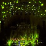 Tomasz Organek Instagram - Wczoraj w @teatr.letni w Szczecinie zagraliśmy niesamowity koncert wraz z @chor_pm_szczecin pod dyrekcją @sylwia.fm i było bosko. Dziękuję wszystkim, którzy się do tego sukcesu przyczynili i szczecińskiej publiczności. Było wspaniale. Popłakaliśmy i potańczyliśmy. I tak trzeba żyć 🤘😎 Fotografie: @leslaw_kopecki 🙌 #szczecin #teatetni #amfiteatr #organek #sylwiafabianczykmakuch #chorpm #mystic