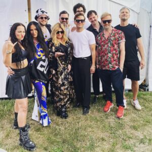 Tomasz Organek Instagram - Męsko Żeńskie Granie 2023. 

Dzięki @rubens____ za zaproszenie i super koncert. 🙌 Special uściski dla @kayah_official, @meryspolsky oraz @beatakozidrak 🔥 Podziękowania dla zajeßisstych muzyków z bandu 🤘oraz Ani @galyczak za ogar. Hough 🤚 

#meskiegranie #koncert #warszawa #służewiec #2023