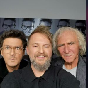 Tomasz Organek Instagram - Kuba Wojewódzki show z moim udziałem już w najbliższy wtorek w TVN @tvnprogramy i na Playerze. Ja się bawiłem świetnie. Pogadaliśmy, pośmialiśmy się, a nawet pośpiewaliśmy i pograliśmy na harmoszce🪗 Dziękuję @kuba_wojewodzki_official za kolejne zaproszenie i @jerzykryszakfotografia za kompletny odlot ;) I to nie tylko fryzjerski ✂️😎.