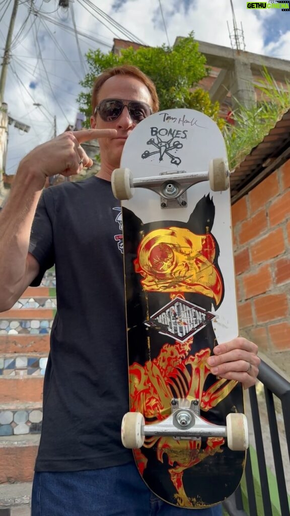 Tony Hawk Instagram - Just stashed my skateboard here in Comuna 13 after getting stem cells at @bioxcellerator. Seek and ye shall find. Reply with the hashtag I wrote on the grip tape if you get it. Please respect the neighbors. Gracias! 🇨🇴 🛹 UPDATE: FOUND BY @esadicen 🎥: @joeygranath Comuna 13, Medellín, Colombia