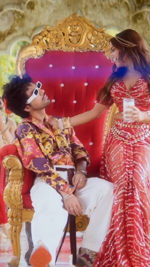 Tony Kakkar Instagram - Jamna Paar 🔥 Out Now 

@tonykakkar @manisharani002 @nehakakkar @tonyjrlive @poeticrabbitmusic @adil_choreographer @ubon_official @mann_ubon @prathhmesh @prathmesh.chaukekar @alokarbindthakur @ppllike.us @amitkridey @ingrooves_india  @_jimmyzdesigner_ @prabhatrajput 

#tonykakkar #manisharani #tonisha #poeticrabbit