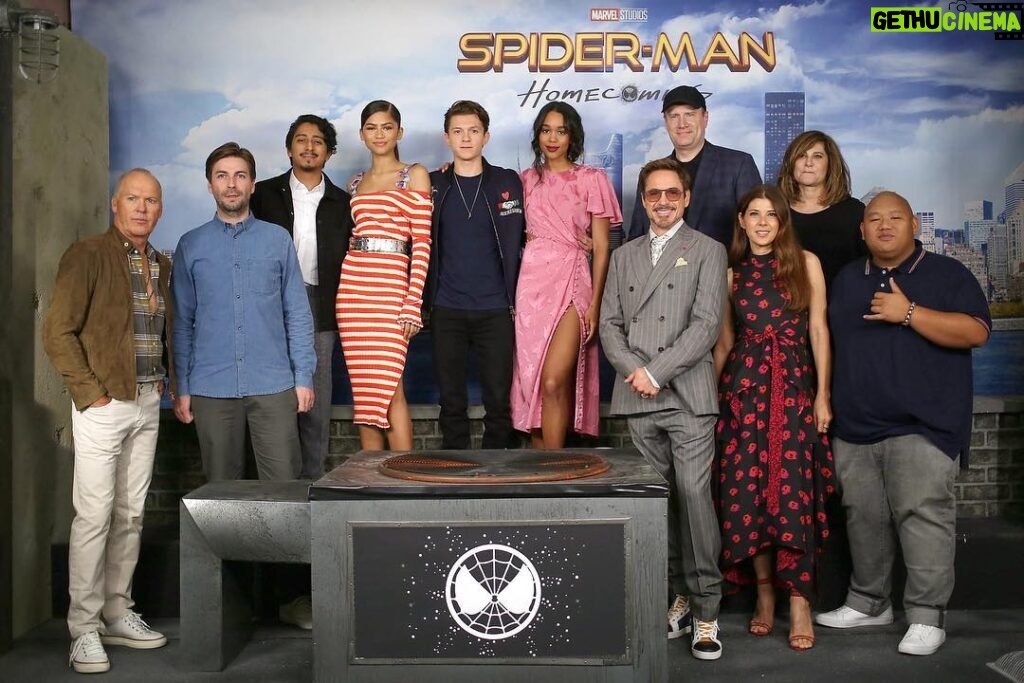 Tony Revolori Instagram - #spidermanhomecoming family. Can you tell I'm on my tip toes.