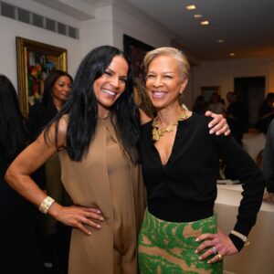 Tonya Lewis Lee Instagram - I attended the launch of @nicoleavantofficial new book: “Think You'll Be Happy: Moving Through Grief with Grit, Grace, and Gratitude”. #linkinbio

It was a fun & celebratory night with lots of references to her amazing parents #JacquiA and the one and only Clarence Avant. 
#bookparty #parents #love #memory #friends #book #reading