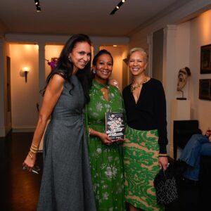 Tonya Lewis Lee Instagram - I attended the launch of @nicoleavantofficial new book: “Think You'll Be Happy: Moving Through Grief with Grit, Grace, and Gratitude”. #linkinbio

It was a fun & celebratory night with lots of references to her amazing parents #JacquiA and the one and only Clarence Avant. 
#bookparty #parents #love #memory #friends #book #reading