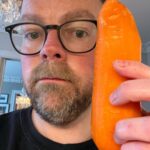 Torbjørn Røe Isaksen Instagram – God helg! (Føler denne gulroten er en sak for @vgnett Bare ring!)