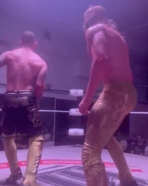Trey McBrayer Instagram - @aigleblanclucha Vs. @thetreymiguel 💨

@apc_catch 
#Boot #Slap #CrossBody #SuperKick #DesertEagle
#HolyShit #StandingOvation #LuchaLibre #Luchador #HighFly #HighFlyer #450Splash  #MaskedWrestler
#Futur #ProWrestling #Impact #Rascalz #Motivation #Musculation #Shape #Abs #Arms #NoPainNoGain