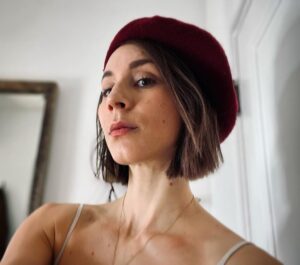 Troian Bellisario Instagram - Bout time. Thanks @davestanwell for the ✂️ & 🤎