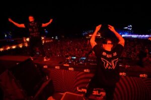 Tuneboy Instagram - 🧨 ❤️ 🇲🇽 SO MUCH

#technoboy #tuneboy #tnt #hardstyle #festival #reversebass #techno #hardtechno #mexico #basscon #wasteland #edc #edcmexico #hardstylefamily #rave #hardstylemusic #hardstylelover