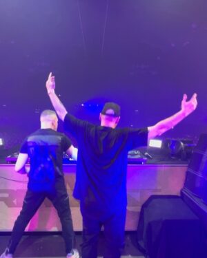 Tuneboy Instagram - Groetjes vanuit #Reverze 😘 

#technoboy #tuneboy #tnt #hardstyle #reversebass