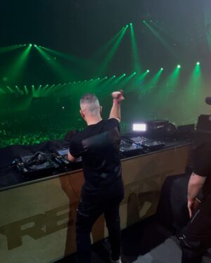 Tuneboy Instagram - Groetjes vanuit #Reverze 😘 

#technoboy #tuneboy #tnt #hardstyle #reversebass