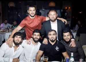 Tural Ragimov Instagram - Teki pis gunumuz bele kecsin 😜😜 @mehman_mammedov_ @xezer_rustemov_t800 @asadov_rufat @daniz_niftiev