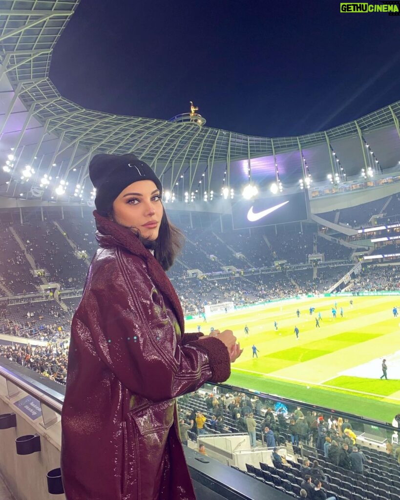 Tuvana Türkay Instagram - Tottenham Hotspur Stadium