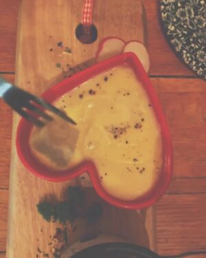 Ty Pennington Instagram - Grateful for friends, fresh powder and of course, fondue ❤️🧀 #livelaughloaf #colorado