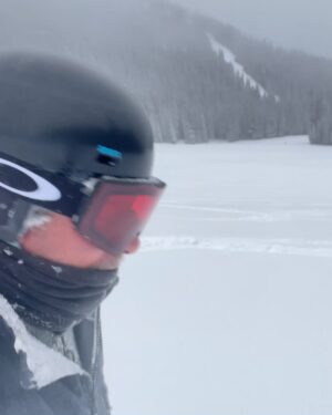 Ty Pennington Instagram - Grateful for friends, fresh powder and of course, fondue ❤️🧀 #livelaughloaf #colorado